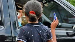 Delincuentes promueven la mendicidad de niños venezolanos en Colombia