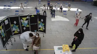 Chile inicia proceso de vacunación masiva contra el COVID-19 Chile inicia proceso de vacunación masiva contra el COVID-19