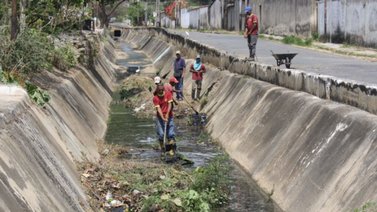 Realizan limpieza de canales y quebradas en comunidades de Barinas