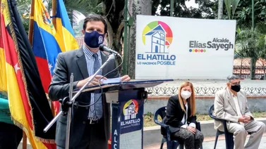 Alcalde Sayegh presentó "el trabuco de seguridad" para reforzar El Hatillo