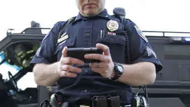 Policías que esposaron a niña de 9 años quedaron suspendidos Policías que esposaron a niña de 9 años quedaron suspendidos