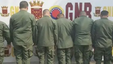 Detienen a cinco militares por presuntamente violar a mujer en sesión de espiritismo Detienen a cinco militares por presuntamente violar a mujer en sesión de espiritismo