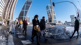 Aplican en Madrid nuevas restricciones para frenar brotes del COVID-19