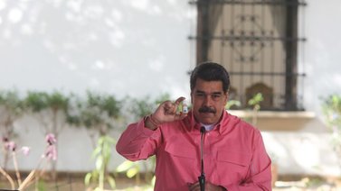 Maduro: Está llegando el momento de reactivar las clases presenciales