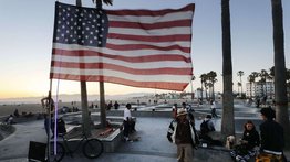 Los Ángeles en alerta ante cierre temporal de centro de vacunación contra COVID-19