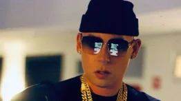 El puertorriqueño Cosculluela presenta su nuevo sencillo, "Decir Adiós"
