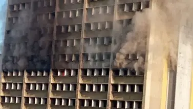Incendio en el Ministerio de Educación arrasó con todo Incendio en el Ministerio de Educación arrasó con todo