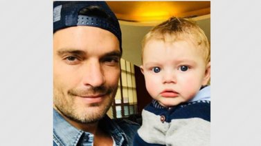 Julián Gil celebra a la distancia el cumpleaños de su hijo Matías
