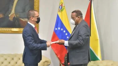 Venezuela entrega nota de protesta a Guyana tras detención de dos barcos pesqueros