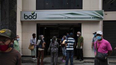Banca nacional permite la compra de divisas a través de Internet
