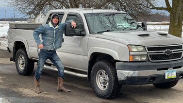 Youtuber se dispara por accidente en la cabeza y sobrevive