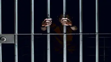 Joven que mató a su madre es condenado a 45 años de cárcel Joven que mató a su madre es condenado a 45 años de cárcel