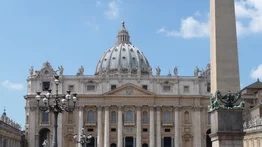 Vaticano condena al expresidente de su banco y a dos socios por malversar