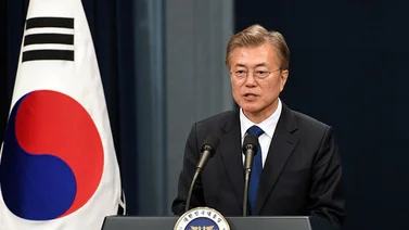 Moon felicita a Biden por su investidura y aboga por cooperación