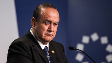 Giammattei dice que trabajará con Biden como lo hizo con Trump