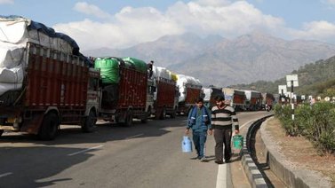 Quince personas mueren al ser arrolladas cuando dormían en la India