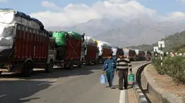 Quince personas mueren al ser arrolladas cuando dormían en la India