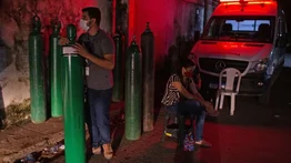 Oxígeno donado por Venezuela pasa frontera siendo esperado en Manaos