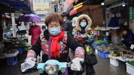 China confina otra ciudad para evitar propagación del COVID-19