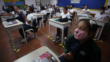 México autoriza clases presenciales en estados con bajo riesgo de COVID-19