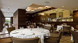 Restaurantes buscan alternativas para operar este 2021