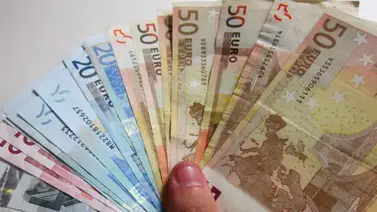 El euro cae tras prolongarse los confinamientos El euro cae tras prolongarse los confinamientos