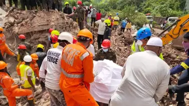 Al menos 23 personas muertas en India tras derrumbe en funeral Al menos 23 personas muertas en India tras derrumbe en funeral