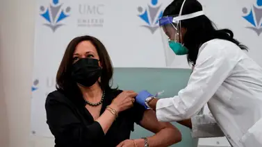 Vicepresidenta de EEUU se vacuna contra el coronavirus Vicepresidenta de EEUU se vacuna contra el coronavirus