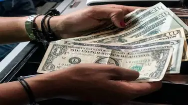 Especialista asegura disminución de gasto público tras dolarización Especialista asegura disminución de gasto público tras dolarización