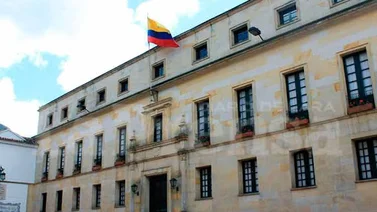 Colombia expulsa a dos funcionarios rusos por presunto espionaje