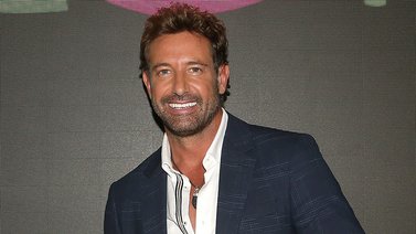 Gabriel Soto se autocomplace y los memes no se hacen esperar