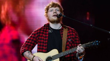 Ed Sheeran regala a seguidores por Navidad tema nuevo, "Afterglow"