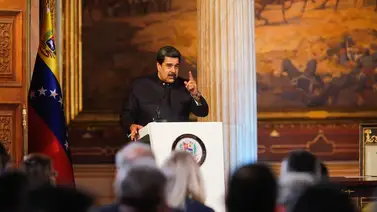 Maduro ve "estúpidas" las sanciones a empresa vinculada a elecciones Maduro ve "estúpidas" las sanciones a empresa vinculada a elecciones