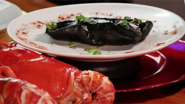 La hallaca negra: deconstrucción del chef Iván Holmquist