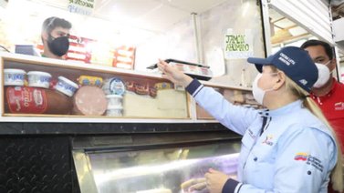 Ministra de Comercio realiza inspecciones a mercados de Caracas