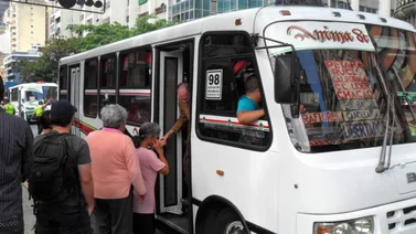 Tres heridos de gravedad dejan atracos en autobuses del noroeste de Caracas