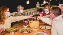 La OMS recomienda el uso de mascarillas en las reuniones familiares navideñas