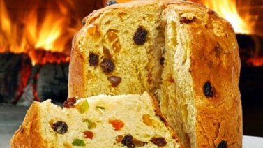 Los pasteleros italianos no renuncian al panettone en pandemia
