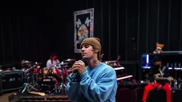 Justin Bieber graba canción benéfica con trabajadores de la salud Justin Bieber graba canción benéfica con trabajadores de la salud