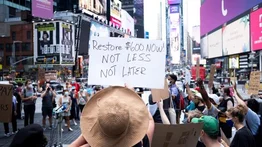 La hostelería protesta en Times Square contra el cierre de restaurantes