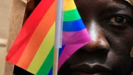 Homosexuales en África viven huyendo