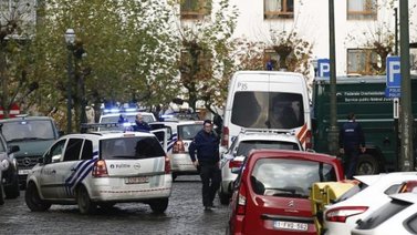 Policía belga interrumpe orgía ilegal frente a clínica de enfermos COVID-19
