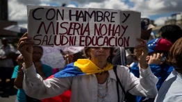 Docentes reciben bono hallaquero de Bs. 300.000