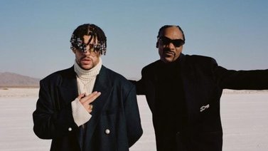 Bad Bunny lanza el video de "Hoy cobré", con el rapero Snoop Dogg