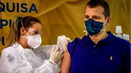 Brasil informó que aplicará la vacuna antiCovid-19 de Pfizer