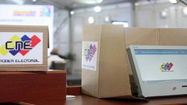 Abren centros de votación para las elecciones al Parlamento