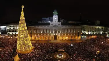 Madrid prohíbe la celebración de su famosa Nochevieja en la Puerta del Sol Madrid prohíbe la celebración de su famosa Nochevieja en la Puerta del Sol