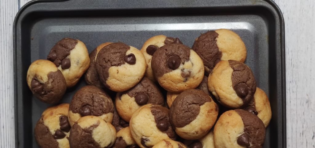 Cómo hacer galletas mixtas: chocolate chips y chocolate Cómo hacer galletas mixtas: chocolate chips y chocolate