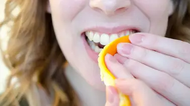 Blanquea tus dientes con naranja Blanquea tus dientes con naranja