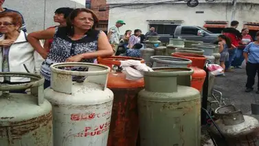 Carencia de gas obliga a venezolanos a buscar otras alternativas Carencia de gas obliga a venezolanos a buscar otras alternativas